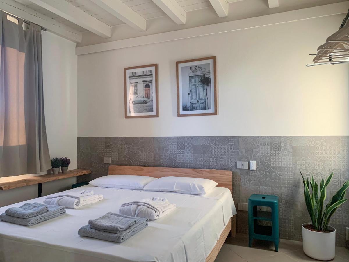 Charming Attic Apartment With Balcony & Swimming Pool Desenzano del Garda Eksteriør bilde